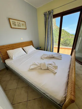 Villa Apanemia Tsakaioi Отели рядом с достопримечательностью «fountain of Styra»