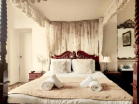 Wentworth House - Free Parking