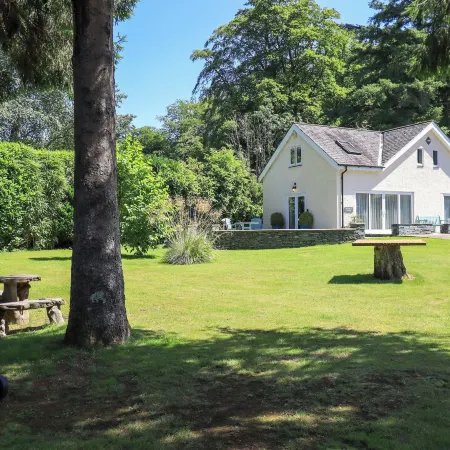 Lakeside Cottage