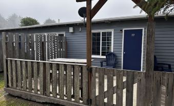 Tillicum Beach Motel - Formerly Deane's Oceanfront Lodge