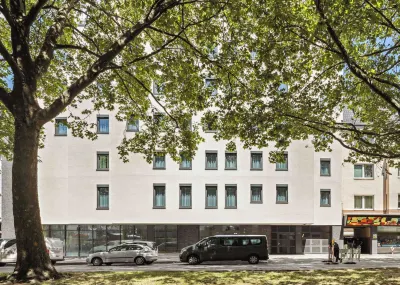 limehome Bochum Kortumstr. Hotel dekat Tierpark und Fossilium Bochum