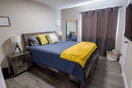 New remodel family friendly and just minutes from downtown and ski resorts Отели рядом с достопримечательностью «Китайски ресторант "Китайски квартал"»