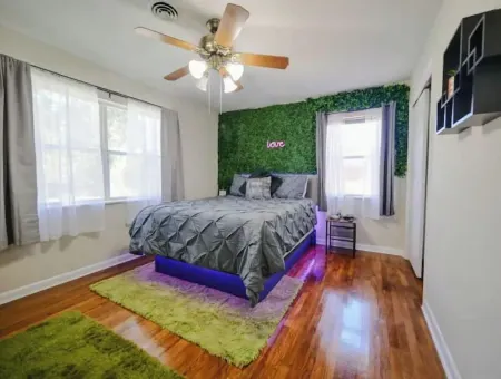 Very Clean, Spacious, & Quiet Home Near Beaches Отели рядом с достопримечательностью «Парк Карпентерс»