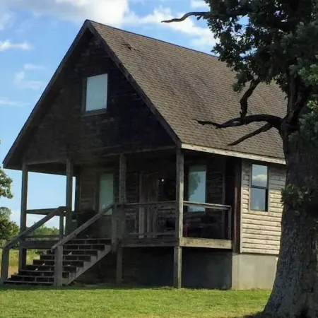 The Connie Cabin Отели в г. Комптон