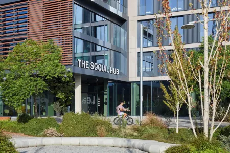 The Social Hub Barcelona Poblenou Отели рядом с достопримечательностью «Порт- Олимпик»