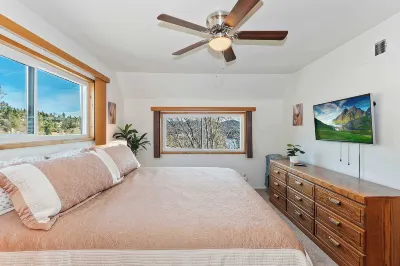 Acorn Acres Lake Views for 8