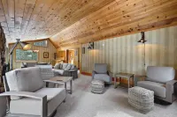 Tahoe Forest Chalet 3Br House w/ Mountain Views