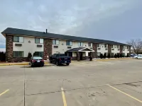 American Inn Cedar Rapids South Hotel dekat Islamic Center of Cedar Rapids