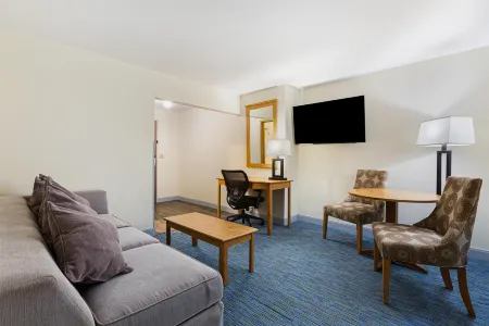 Best Western Hi-Desert Inn Отели в г. Тонопа