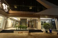 Govind Palace Restaurant and Resort Hotels in Khargone