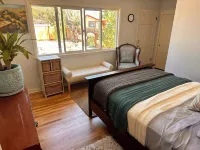 Charming 3-bedroom in Del Rey Oaks with AC, WiFi hot tub & all the hot comforts