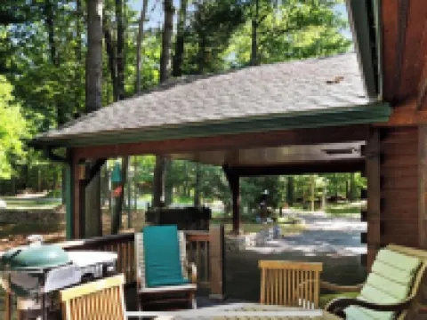On the Eagle River Chain O’ Lakes, Lake Front, 3200 sq. ft., 2.5 Baths Hotels in Lincoln