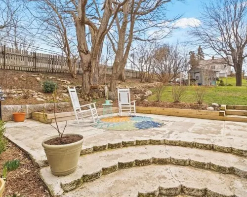 Lakeview retreat with beach access. Stylish home just steps from Deep Run Beach. Hotel a Gorham
