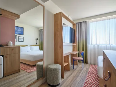 Hampton by Hilton Lyon  Airport  호텔