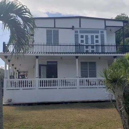 2-bedroom 2 bath apt in delightful Stella walking distance to corcega beach
