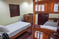 Casa Pacifico–Beachfront - Gem in Los Clavo Hôtels à : Aposentillo