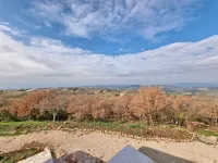 Farmhouse with panoramic views surrounded by forest in the center of Umbria