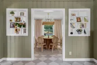 Huckleberry Guest House- Charming 2-bed cottage on serene Thompsons Station farm Hotel a Thompson's Station