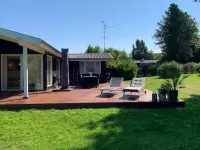 A pearl of a summer house close to both beach and city