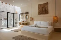 Villa Aura → Swim-up rooms, Private Pool & Rooftop