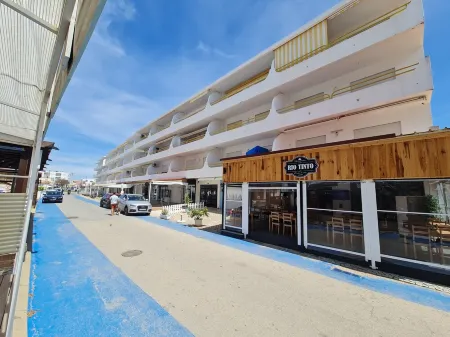 C&P Apartment Отели рядом с достопримечательностью «Praia Verde»