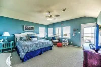 Margaritavilla-4 bed/3.5 baths-Water Front-Amazing