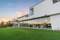 럭셔리 LA 겟어웨이, 수영장, 전망 및 게임룸 있음, 알타 비스타 에스테이트 바이 아반트스테이