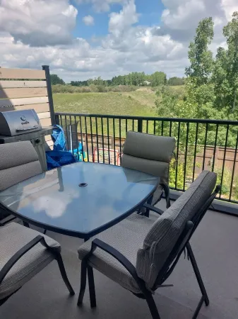 Quiet house and neighborhood well located 25 minutes from Calgary.