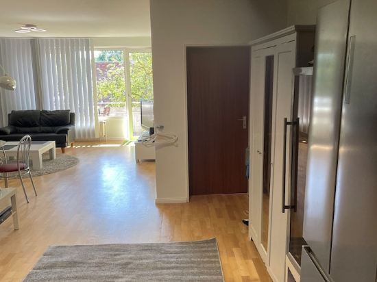 Furnished 3-room apartment with balcony in the hotspot of Hamburg-Eimsbüttel.