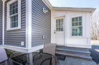 Beautiful Colonial Charmer Hotels in Salem