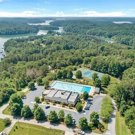 Zoka - A Luxe Modern Cabin Near Clemson w/ Hot Tub - Lake Hartwell