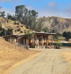 Tiny Home Cabin B National Parks,The Pinnacles, Hollister Hills & Longhorns Hotels in San Benito County