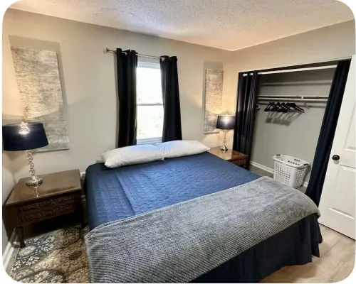 Washer, Dryer, Desk, Smart TV, Blackout Shades, Fully Stocked Kitchen Cookware