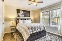 5 Mi to Eagle Creek Park: Home w/ Fenced Yard! - Kitchens