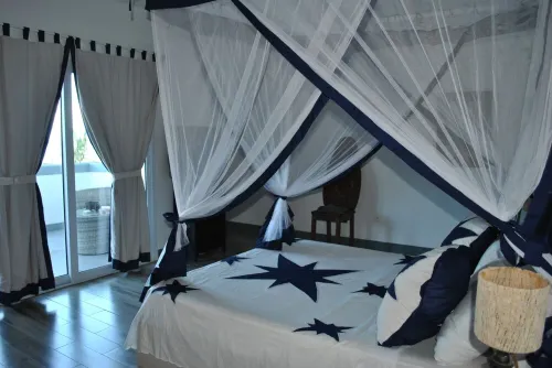 RESIDENCE DE LA BAIE, THE NON-THINKING HOUSE Hotels in Antsiranana