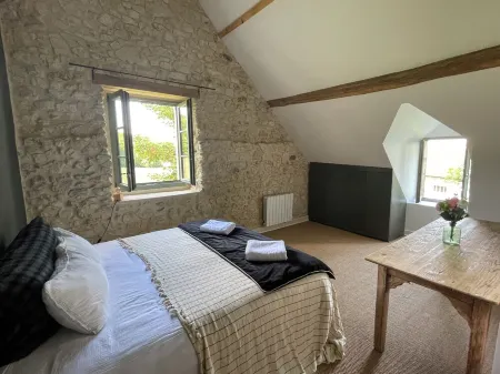 THE HOUSES ON THE HILL