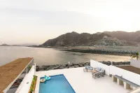Al Dana Vitamin Sea Villa Spacious 5-bedroom villa in Fujairah with Private pool