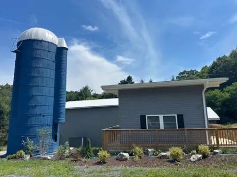 Tranquil Tiny House by the Brook – Your Mountain Escape Awaits