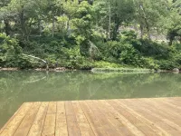Charming 2-bedroom cabin uwith WiFi, AC in amazing McCarr
