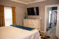 Beautiful 2 bedroom home, Walk to Downtown Mt. Airy!