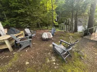 Charming 3-bedroom waterfront cottage with AC, WiFi and spectacular sunset views