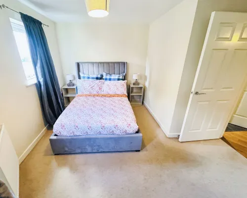 Spacious 2 Bedroom Flat - Kettering