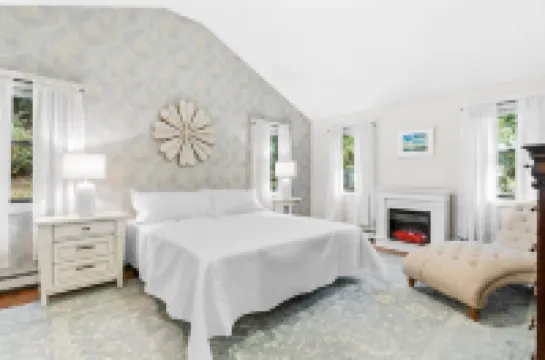 Andover in-town, 3-bedroom furnished home, single level living & 2-car garage