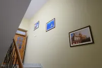 Your home away from home. Hotels in Mandor