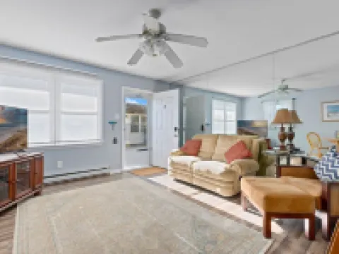 Couples retreat + Pets OK! Center of Town: Unit #2 Hotels in Brigantine