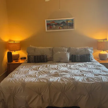 Charming 2-Bedroom 2 Bath Condo. 10% Off Last Min Booking for May