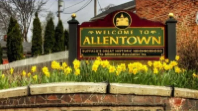 Downtown King Bed Suite- Very Walkable- Flexible Cancellation