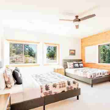 New! Bearadise ~ Relaxing Mountain Chalet Rooms