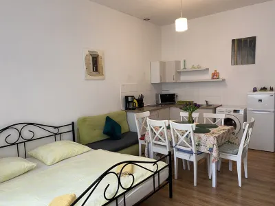 Bright Apartment im Stadtzentrum am Park Các khách sạn ở 