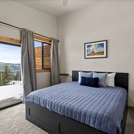 Delightful 4-bedroom ski condo in Schweitzer, Idaho